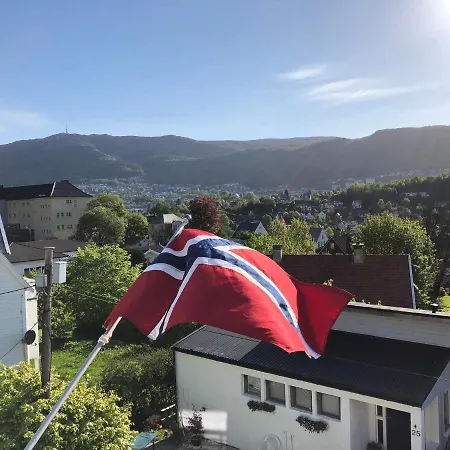 # 1 Mountain View With Free Street Parking Apartment Bergen Exterior photo